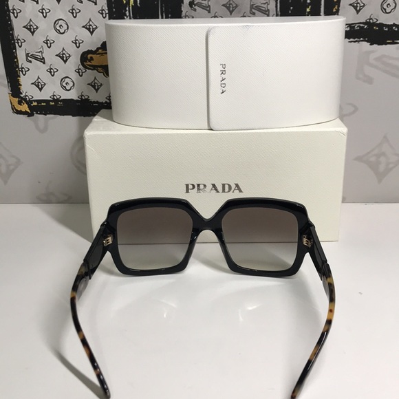 New Authentic Prada Black Square Sunglasses SPR 21x 1AB-0A7 - Picture 8 of 14